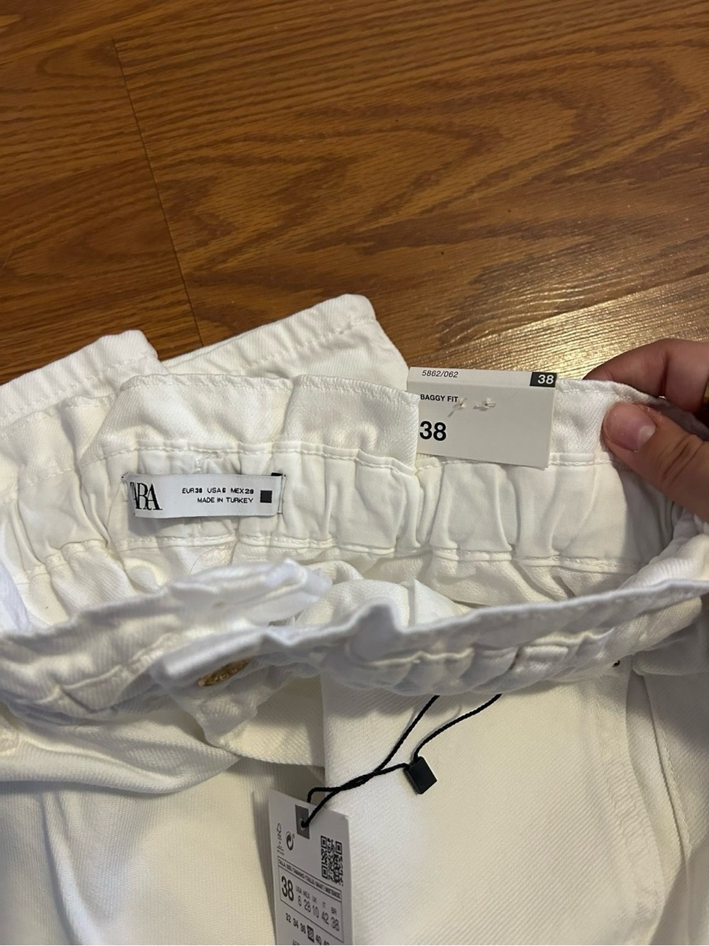 Zara White Paperbag Waist Baggy Jeans - Picture 4 of 4